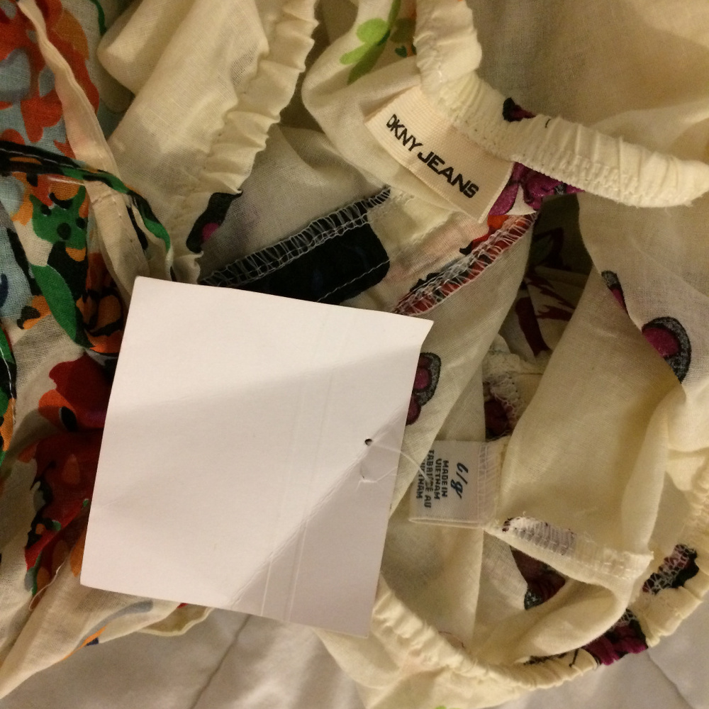 White floral dress - size small - Picture 7 of 7